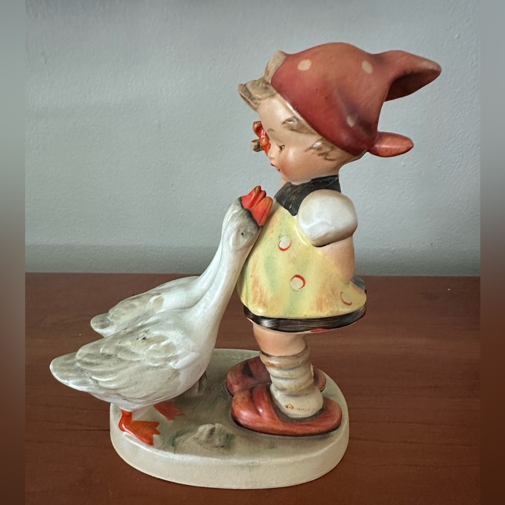 “Goose Girl” Hummel collectible TMK 3.. 1958-72